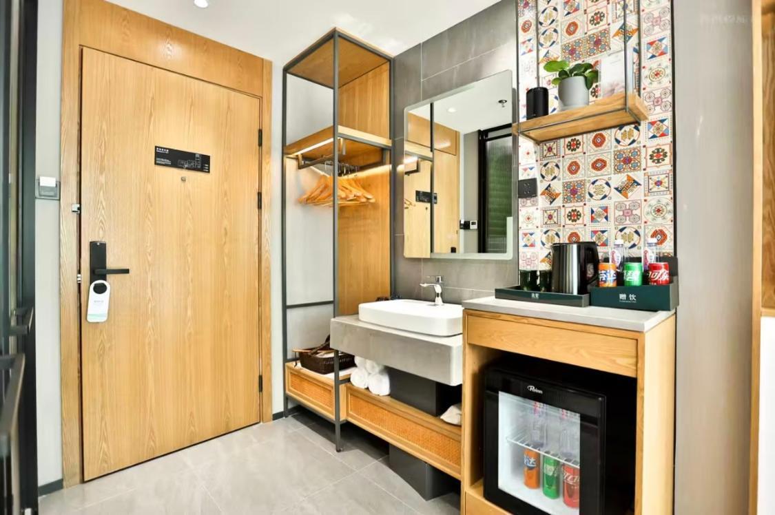 True Go Hotel - Shanghai Jing'An Temple Nanjing West Road Exterior photo