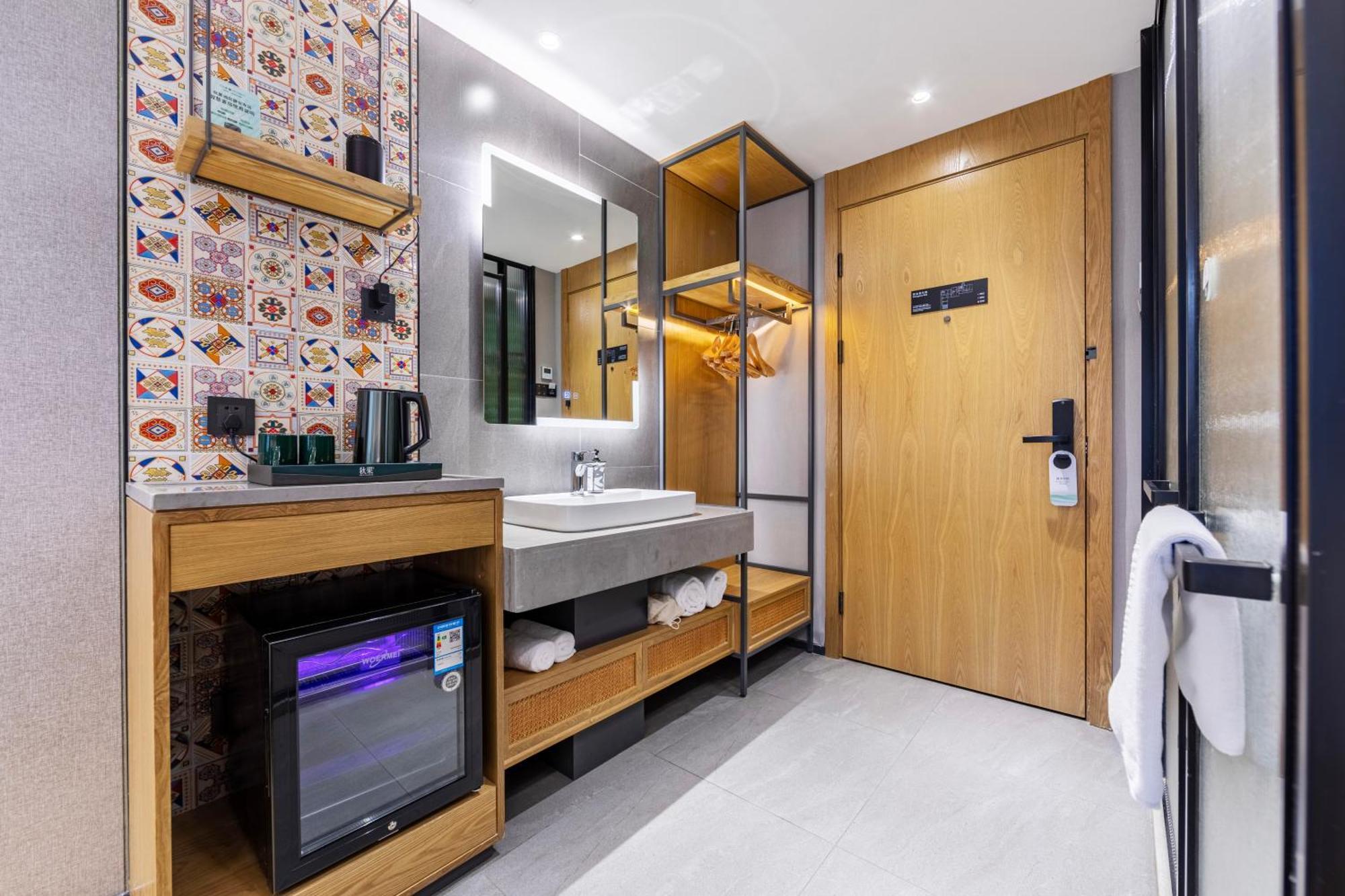 True Go Hotel - Shanghai Jing'An Temple Nanjing West Road Exterior photo